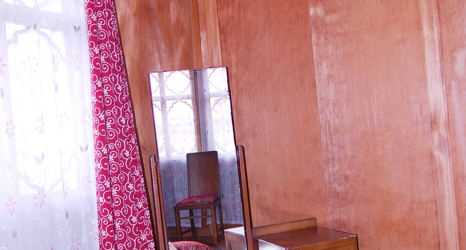 Manhattan Houseboat, Srinagar 4